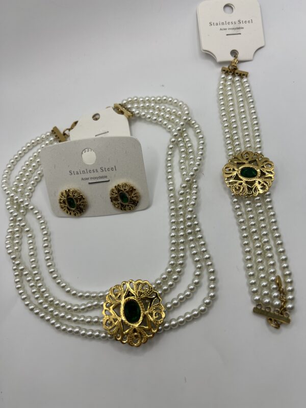 Parrure de bijoux oriental perle blanche en acier